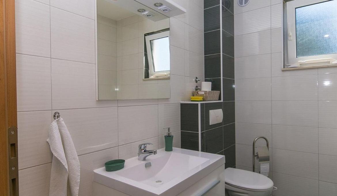 Villa Issea Brela Ngoại thất bức ảnh